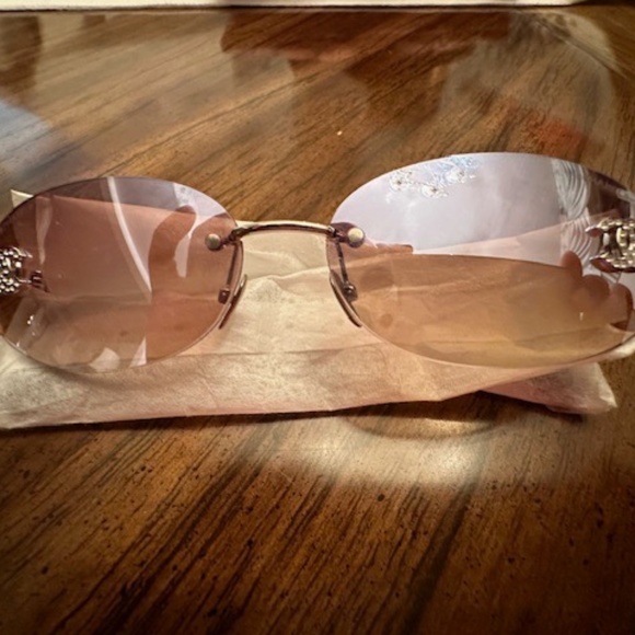 OVAL SUNGLASSES - CHANEL NEW 2023 - Coco Neige Sunglasses: Crystal CC Rimless - Picture 3 of 16